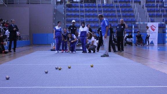 "NESİLLER BULUŞUYOR" etkinliği Başiskele Kapalı Spor Salonunda gerçekleştirildi.