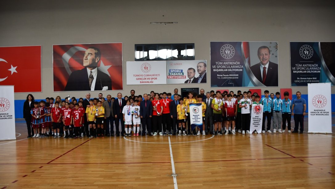 Başiskele okul sporları 2. lig Yıldız ve Küçük Erkekler Futsal Turnuvası tamamlandı